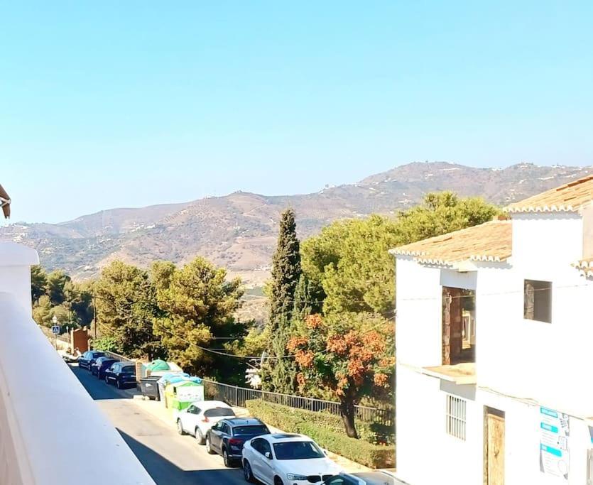 Limerencia: tu hogar en este blanco pueblo Frigiliana Exterior foto