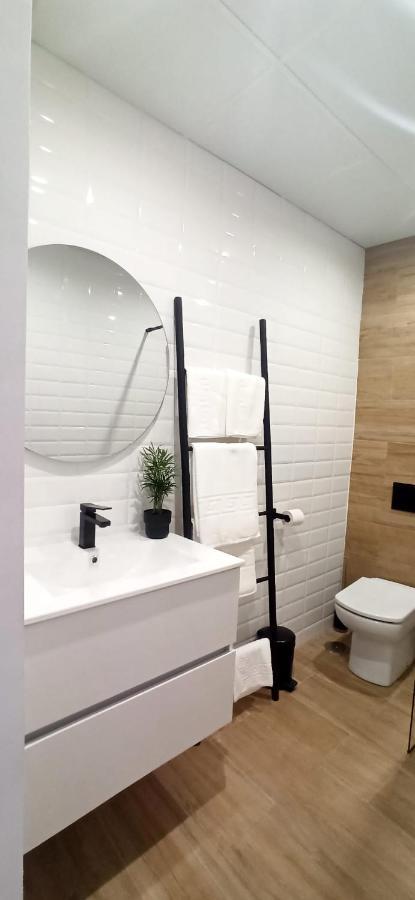 Limerencia: tu hogar en este blanco pueblo Frigiliana Exterior foto